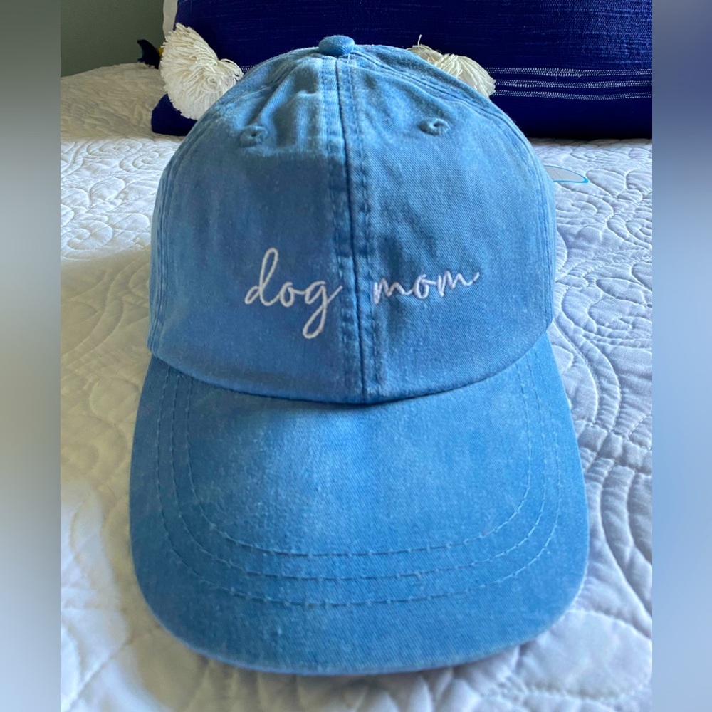 NWT Dog Mom baseball cap in chambray